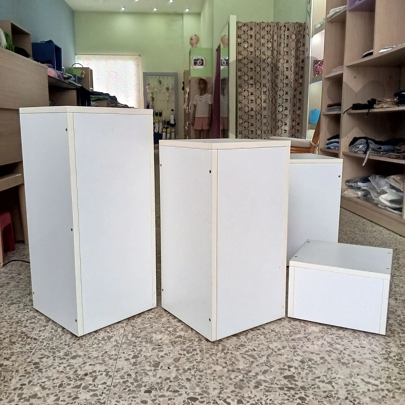 9 Cubes for SALE: 5 cubes white,4 cubes colors
