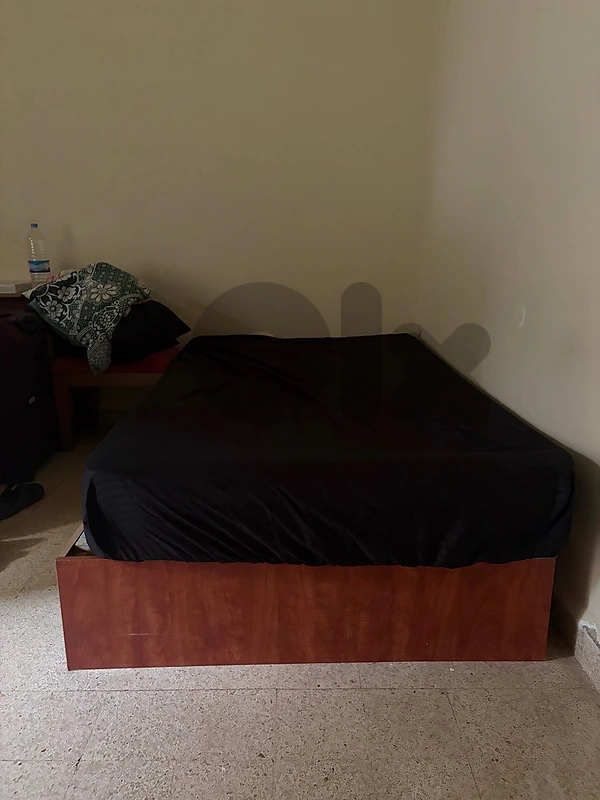 Bed and Matress for sale تخت وفرشة للبيع