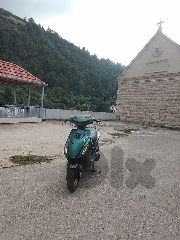v 150 azzo