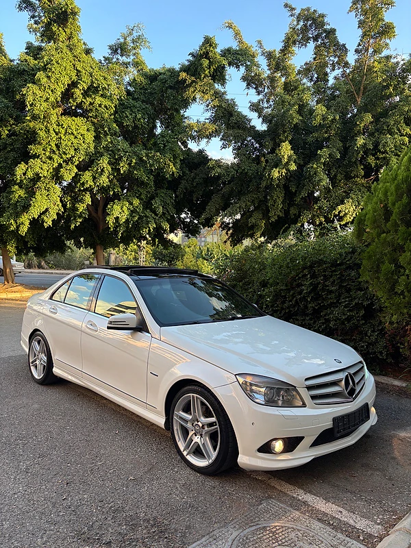 Mercedes-Benz C-Class 2011