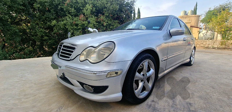 Mercedes-Benz C-Class 230