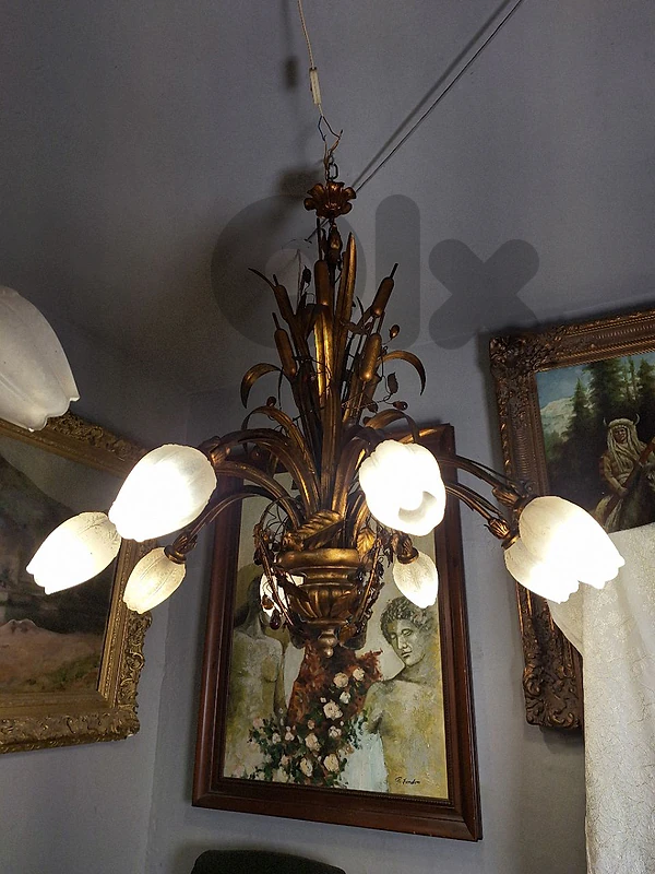 8 lamps flower shaped chandelier