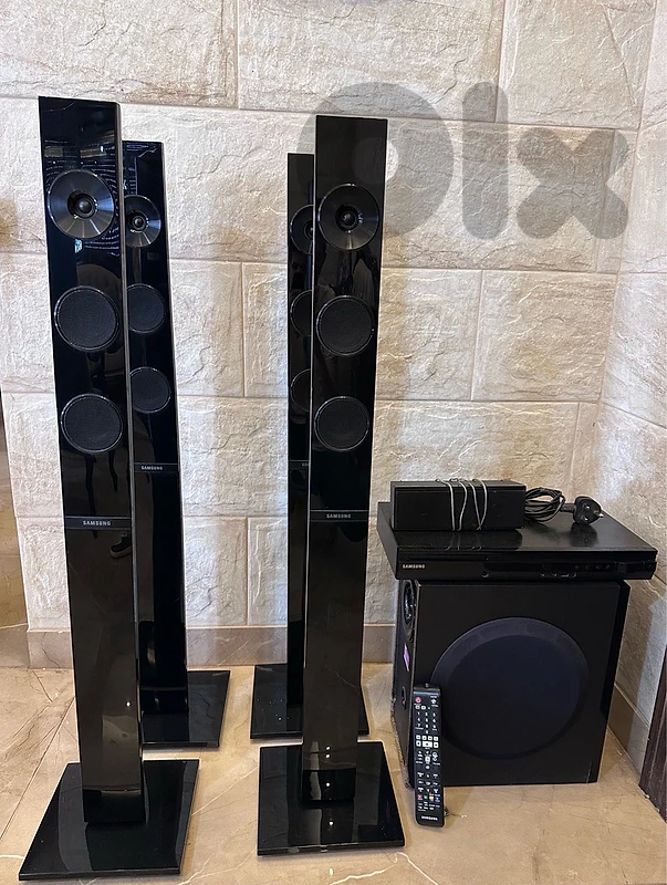 Samsung  Home Theater System – Tower Speakers, Subwoofer & DVD Player