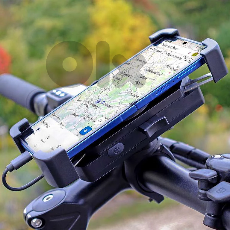Bike smartphone mount with power bank