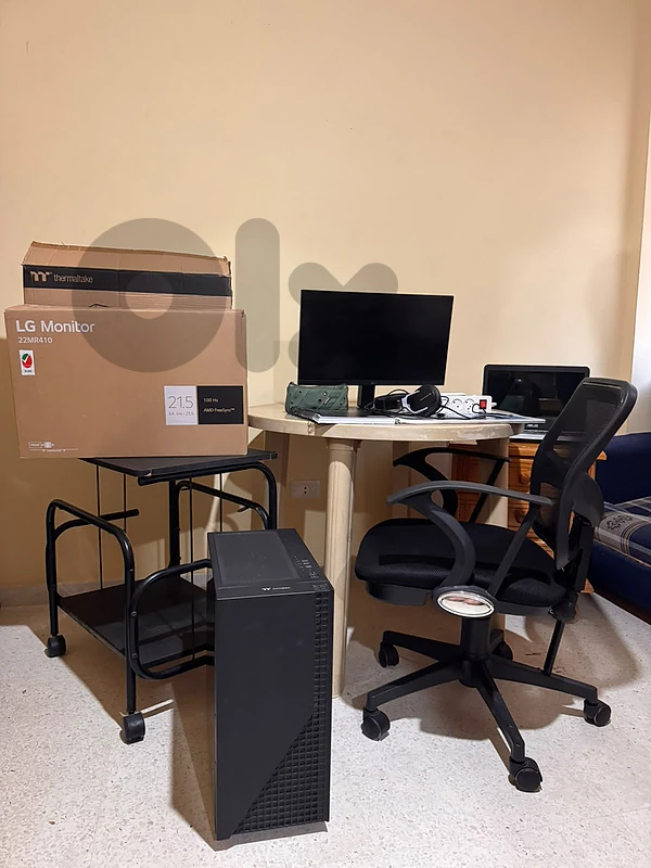 Computer Workstation for Sale - $800 (Negotiable)