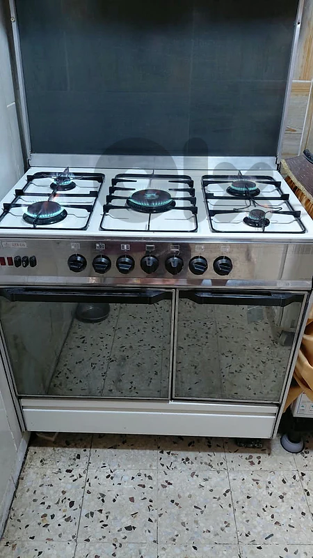 فرن غاز 💥💥 بحالة ممتازة