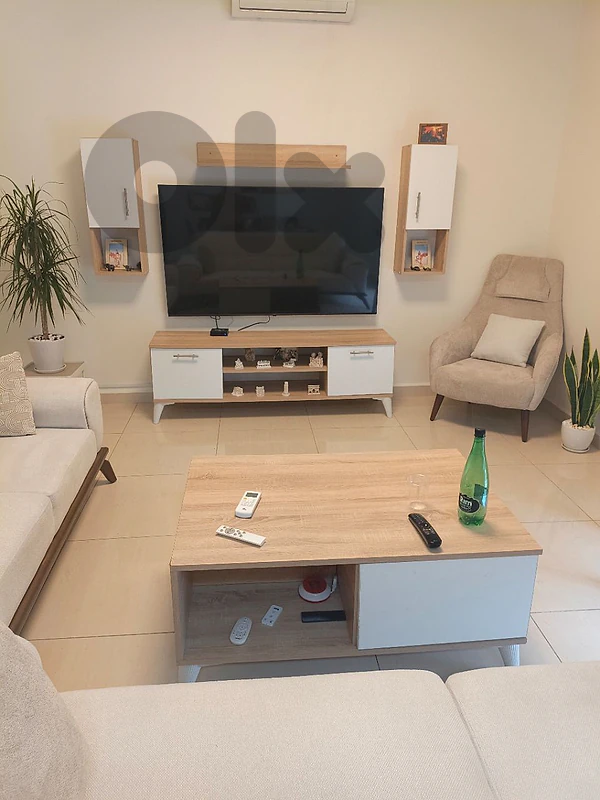 TV Unit with middle table
