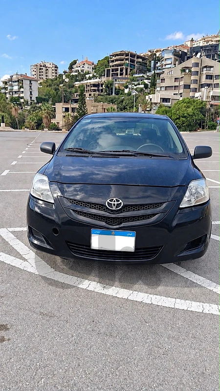 Toyota Yaris (one owner)(low mileage)