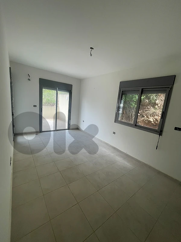 Apartment For Sale in Ain Aalak - شقة للبيع في عين علق