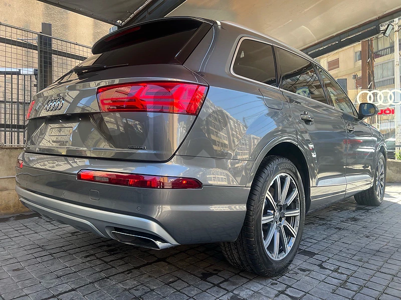 Audi Q7 2017 03088250