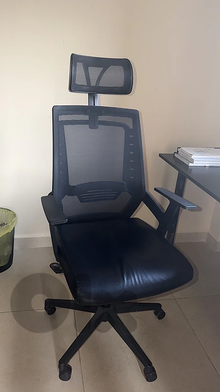desk chair 60$
