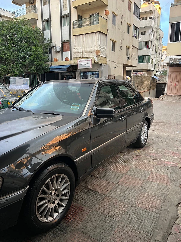 مرسيدس بنز اس-كلاس 1995 c220 مرسيدس بنز اس-كلاس 1995 c220