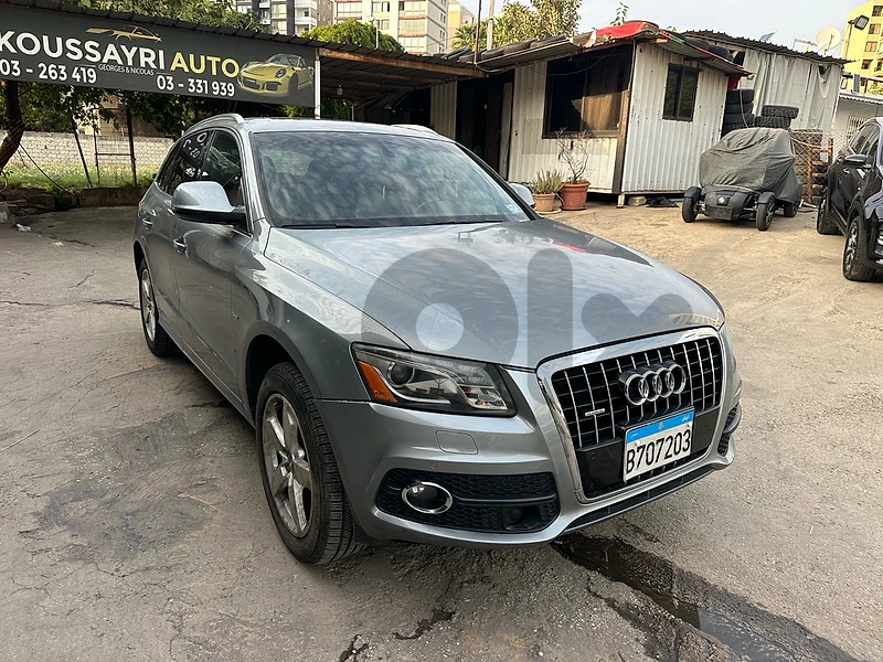 Audi Q5 2011 S Line very clean