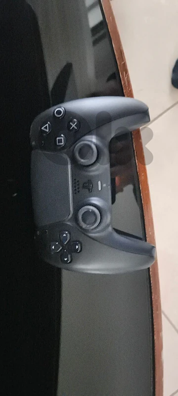 ps5 controler so clean