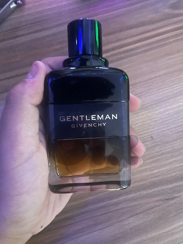 Givenchy gentleman reserve prive Givenchy gentleman reserve prive