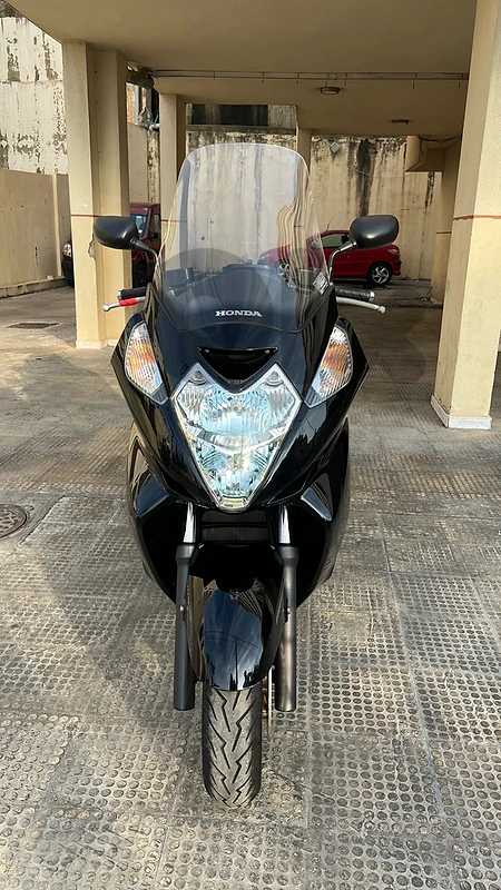 Honda Silver Wing 600 ABS – Black | Excellent Condition