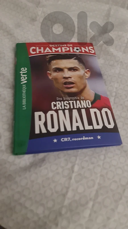 foot ball book cr7 if you want to order WhatsApp 79 336 017