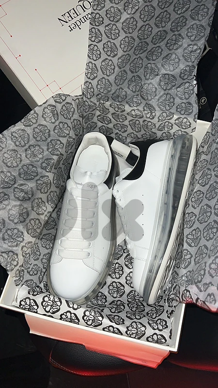 alexander mcqueen sz 41.5 fits 42.5