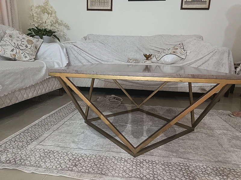 طاولة صالون