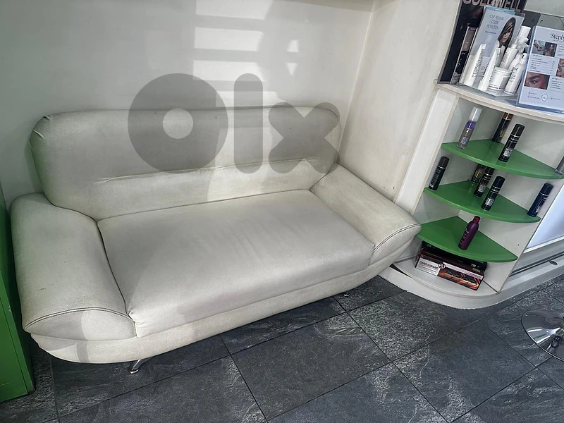 Women's salon furniture and decor