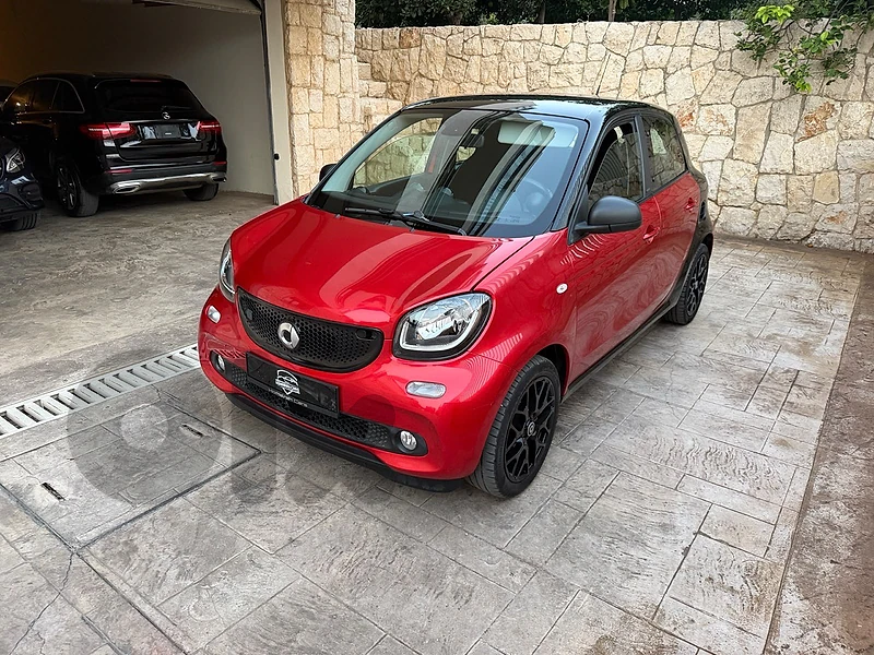 Smart forfour 2018 electric EQ black and red brabus wheels