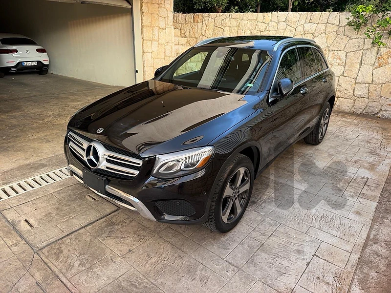 Mercedes-Benz GLC-Class 2018 300 4matic full options cleancarfax