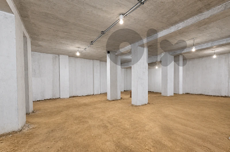 Warehouse for Sale in Hazmieh - مستودع للبيع في الحازمية