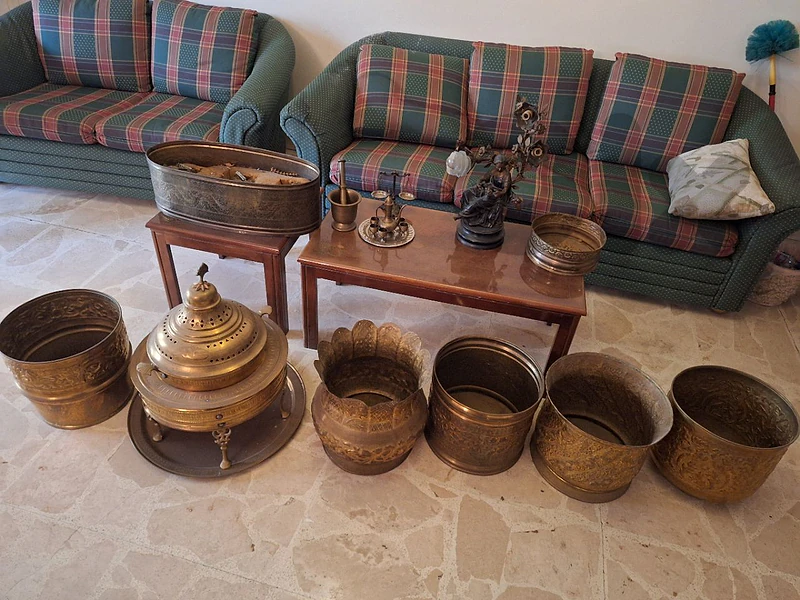 ١٢ قطعة نحاس