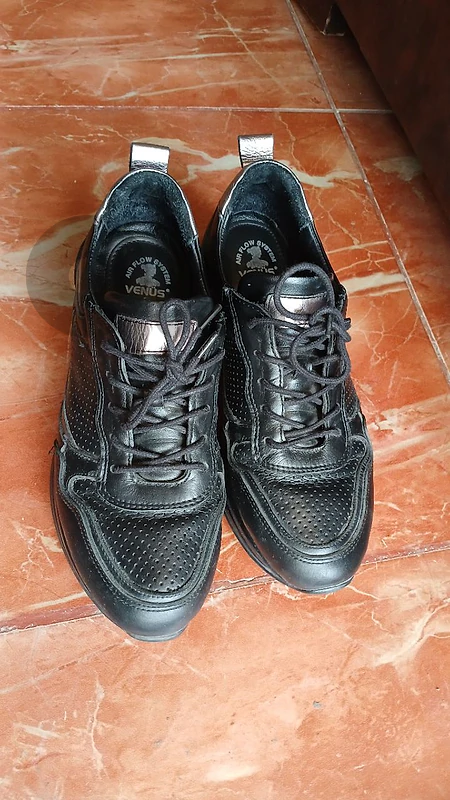 Venus orthopedic black shoes