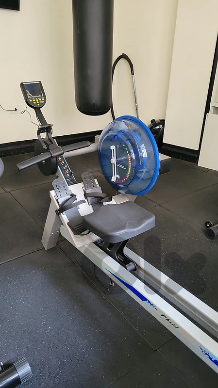 Rowing machine (water)