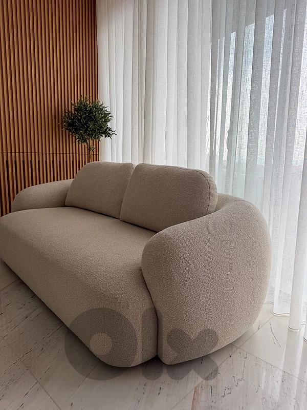 Brand-new, never-used sofas, made to measure.