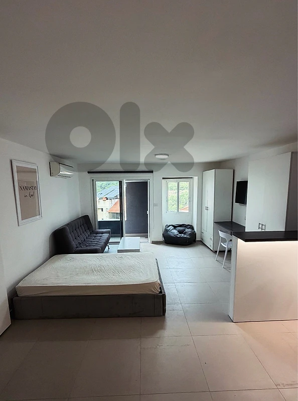 Studio for rent aylout