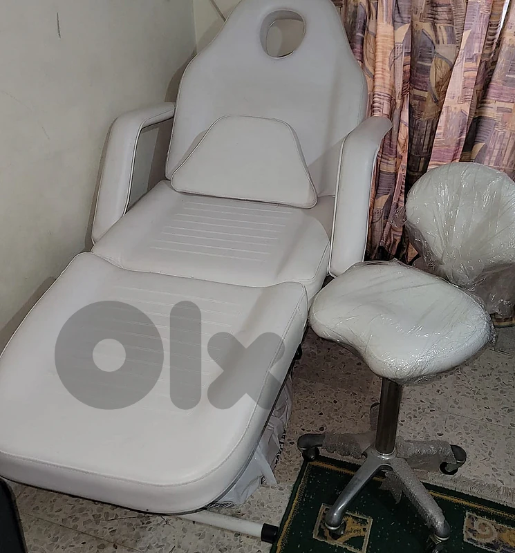Makeup Bed and Chair For Sale ONLY $220 Makeup Bed and Chair For Sale ONLY $220