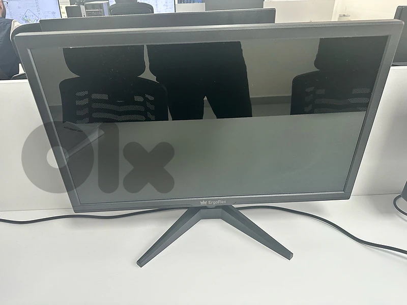 8 monitors 24” 75hz 8 monitors 24” 75hz