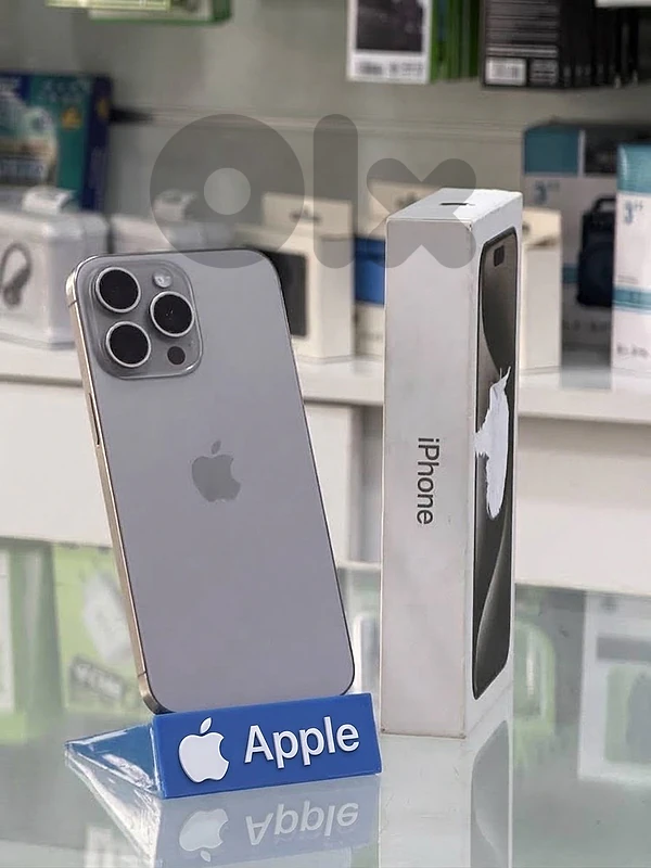 iphone 15 pro max 256gb never repaired super clean