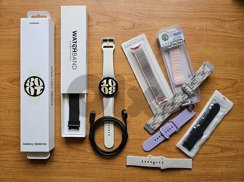 Samsung Galaxy Watch 6 40 mm + Massive Strap Bundle (Like New!)