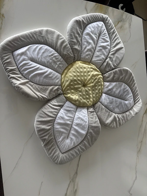 Blooming Baby Bath Lotus