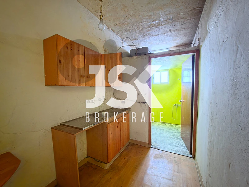L22977 Shop For Rent in Hazmieh