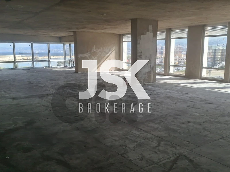 L22996 Grand Core & Shell Office with Sea View For Rent in Down Town