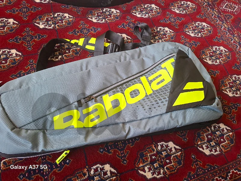 For sale the newest babolat tennis bag