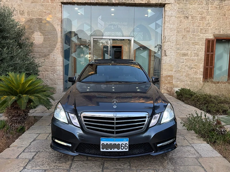 Mercedes E350 2012 AMG Package ( Clean Carfax 1 Owner )