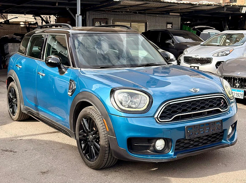 MINI Cooper S Countryman 2017 clean car fax  mint condition
