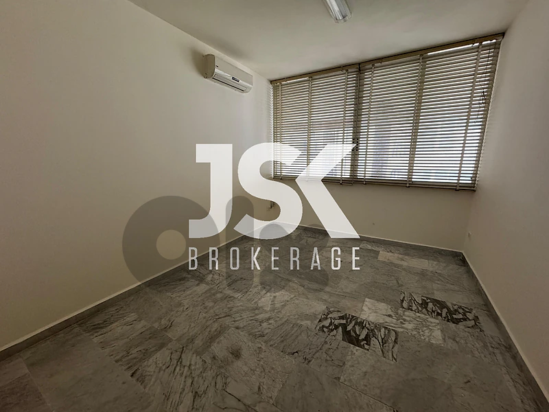 L23012 Office For Sale in Hamra, Ras Beirut