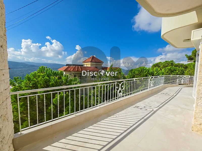 Fully Renovated  Terrace - apartment for sale in Baabdat