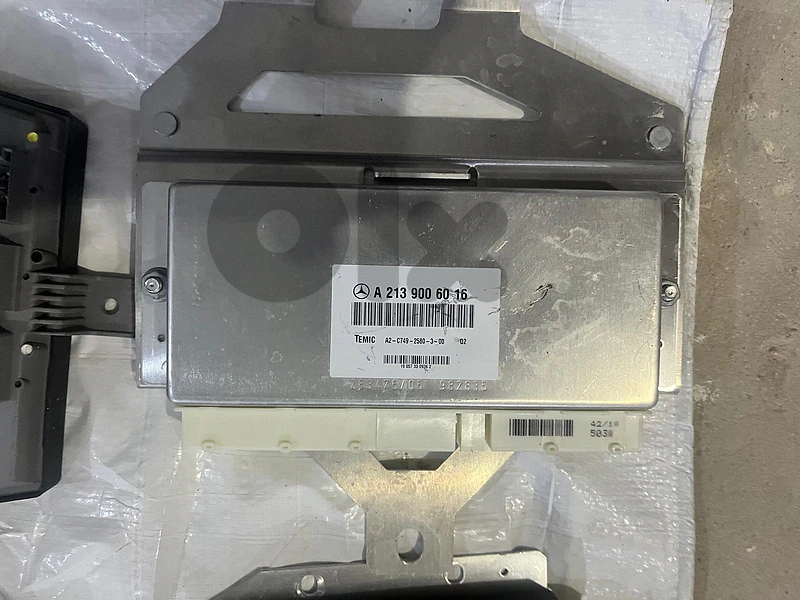 Mercedes Air Suspension Control Module A2139006016