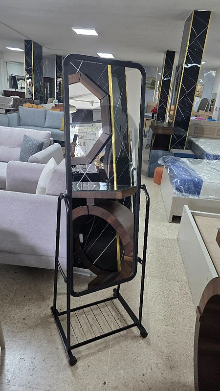 مراية مع دواليب mirror
