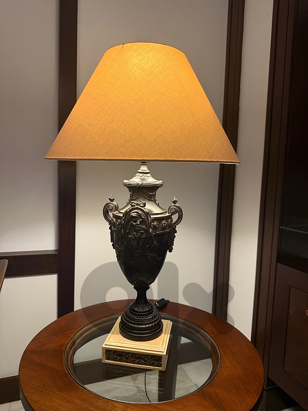 classical table lamp