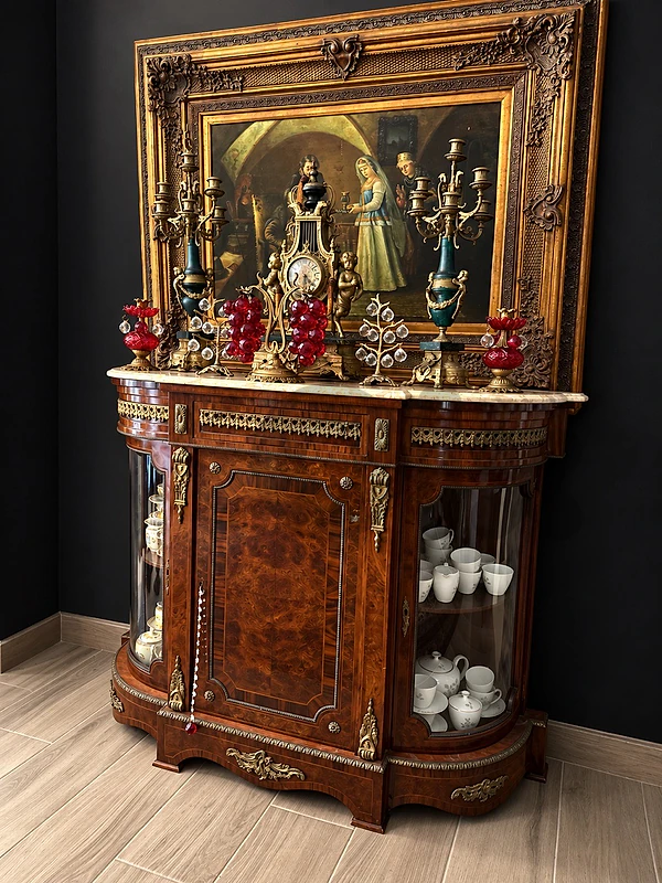 Meuble en marquetterie fine