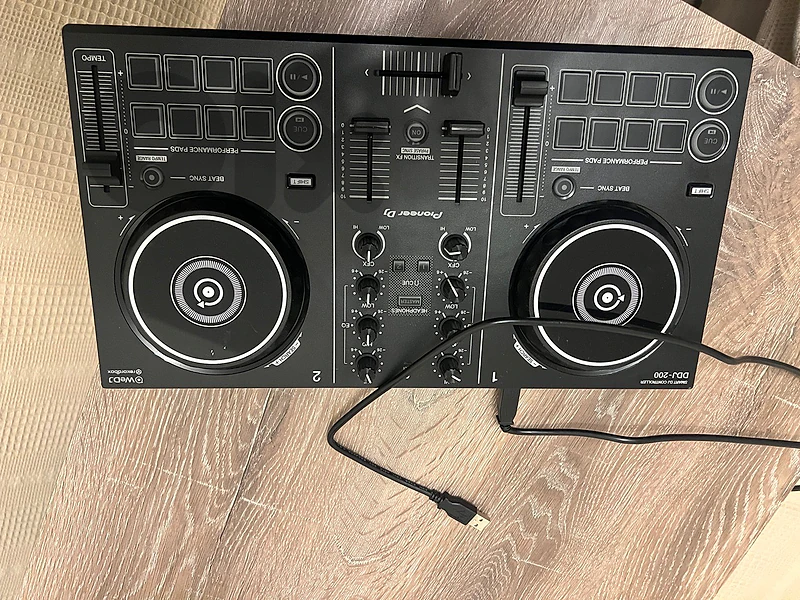 dj mixer proneer