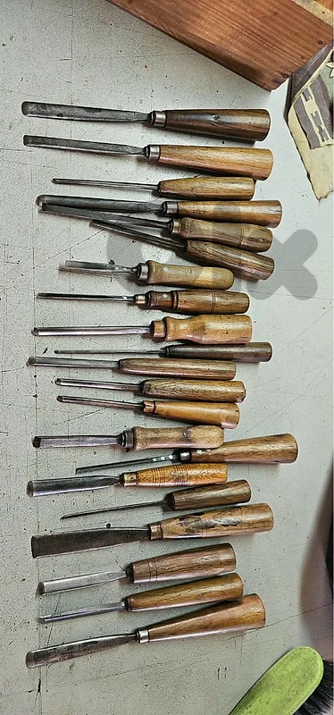Wood Carving Chisels - أزاميل حفر على الخشب
